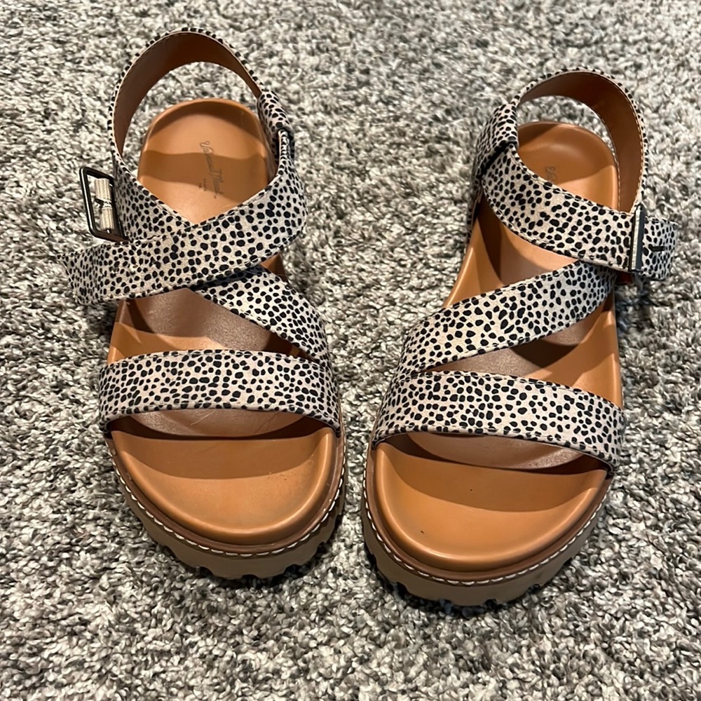 Universal Thread sandals